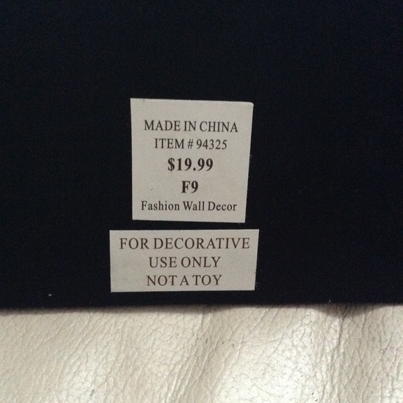 SUNDAY MATINEE WALL HANGING NWOT - Picture 3 of 5